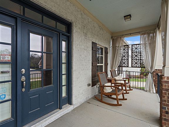 3rd image of 1124 Princeton Hills Dr