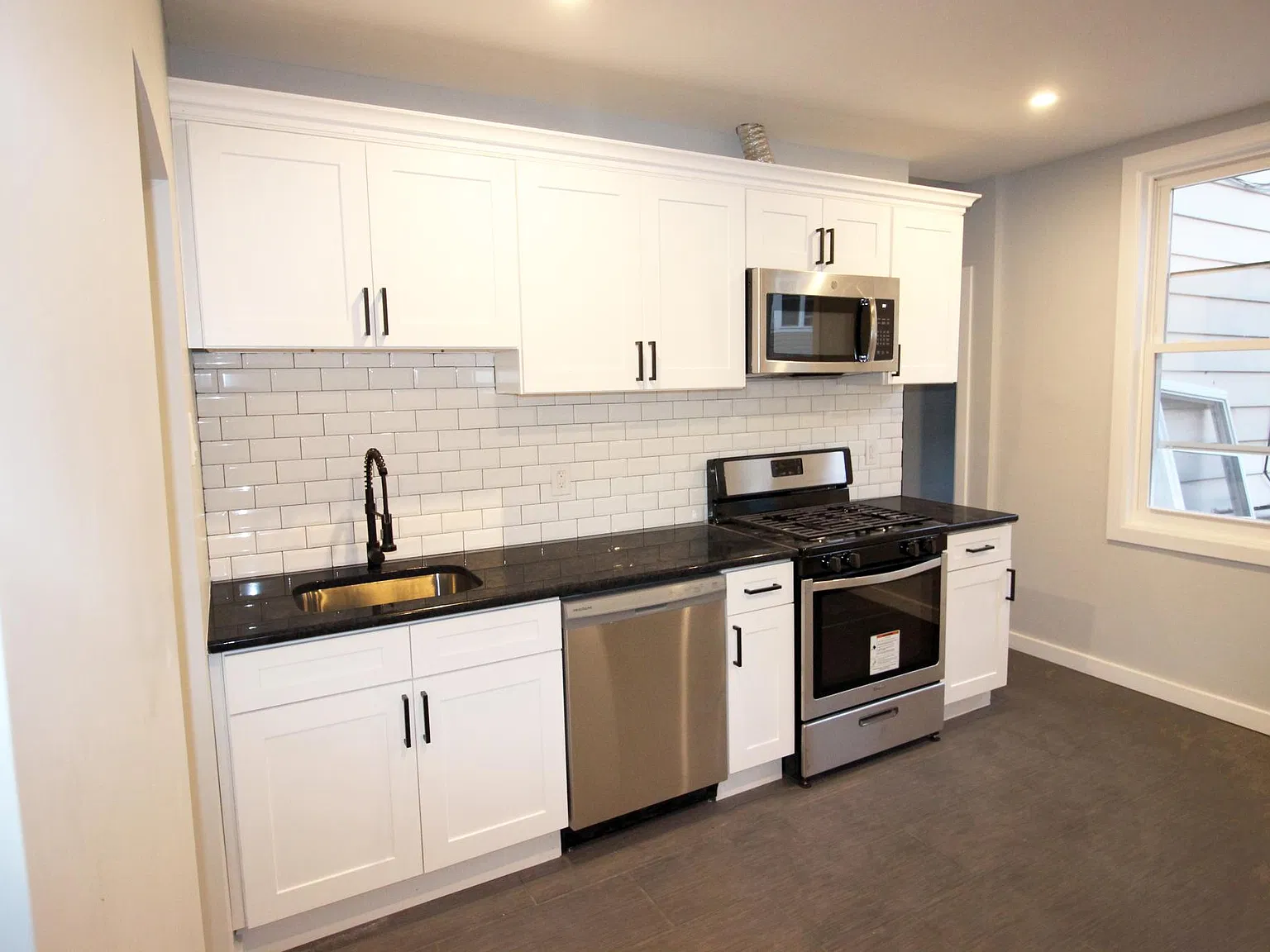 2 bed, 1000 sqft, $2,250 — Photo 4