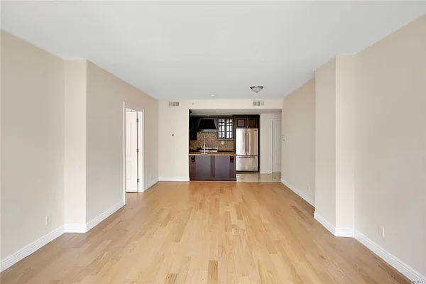 Sold by Chase Global Realty Corp | media 19