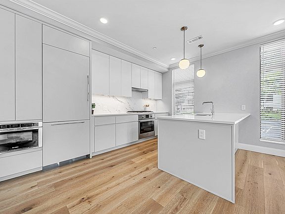 2nd image of 191 Washington St #318