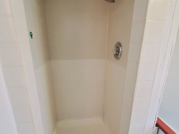 5th image of 162 Lockwood Ave Unit 2