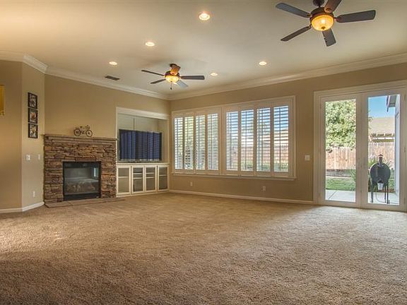 4th image of 2055 Westminster Dr