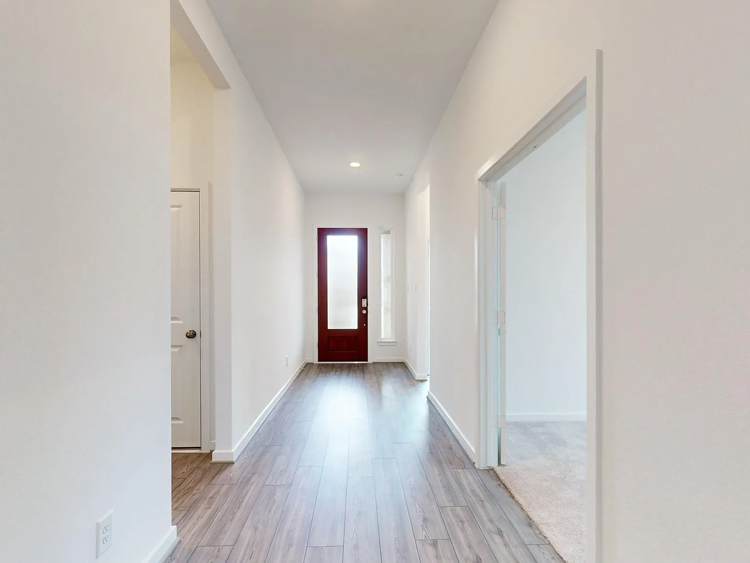 5 bed, 3.0 bath, 2283 sqft, $3,000 — Photo 2
