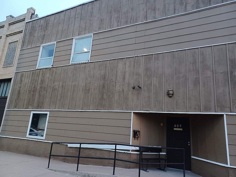 1st image of 409 S Main St