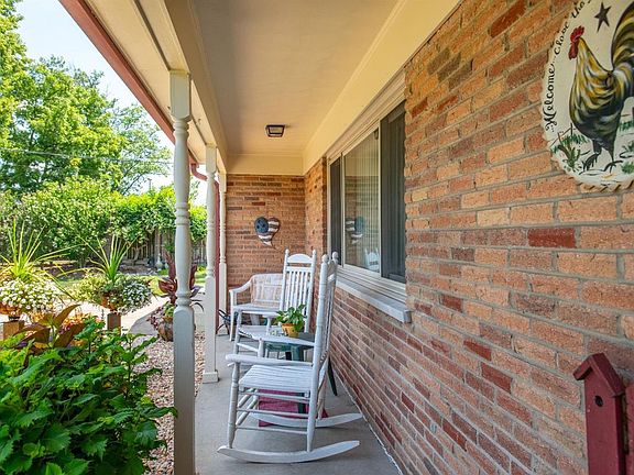 5th image of 7523 Lawndale Ave