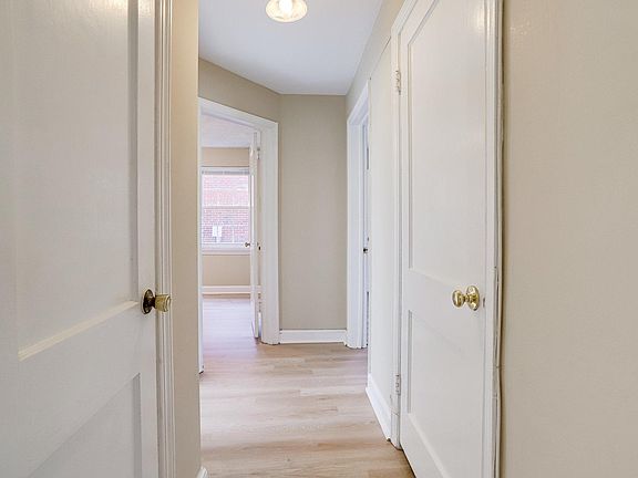 2nd image of 1519 N Stafford St #1