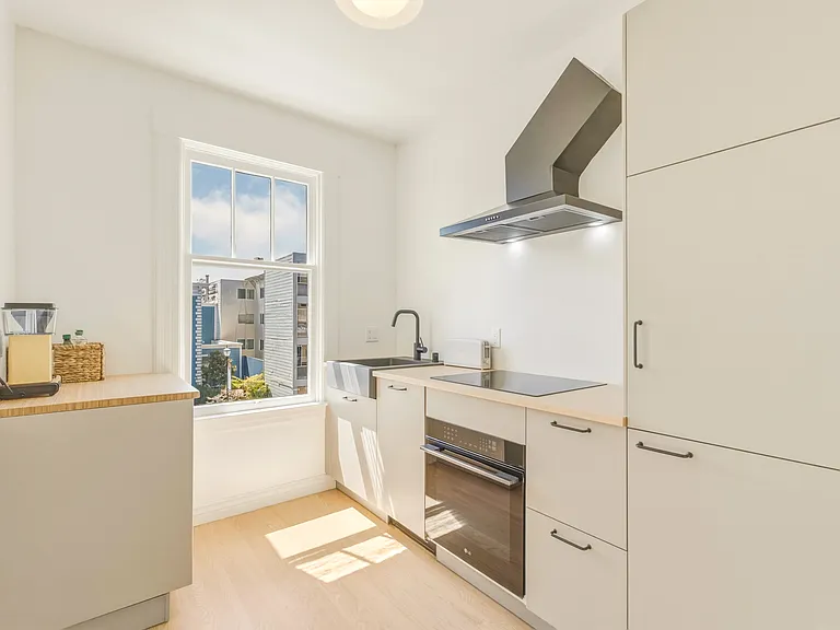 519 Capp St #A — Photo 3