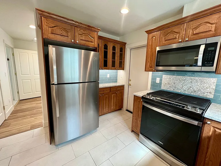 699 NW Florida Ave — Photo 6