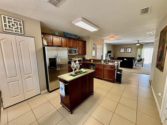 4th image of 1861 CHATHAM PLACE DRIVE