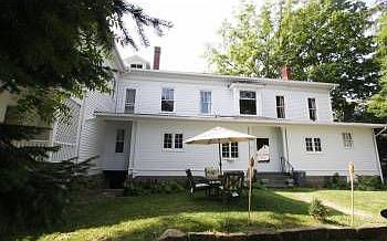 2nd image of 305 E Gambier St