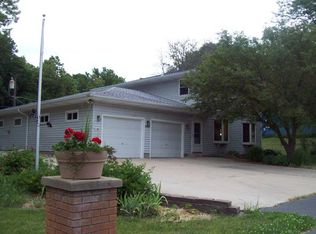 16136 Strawberry Rd, Morrison, IL 61270