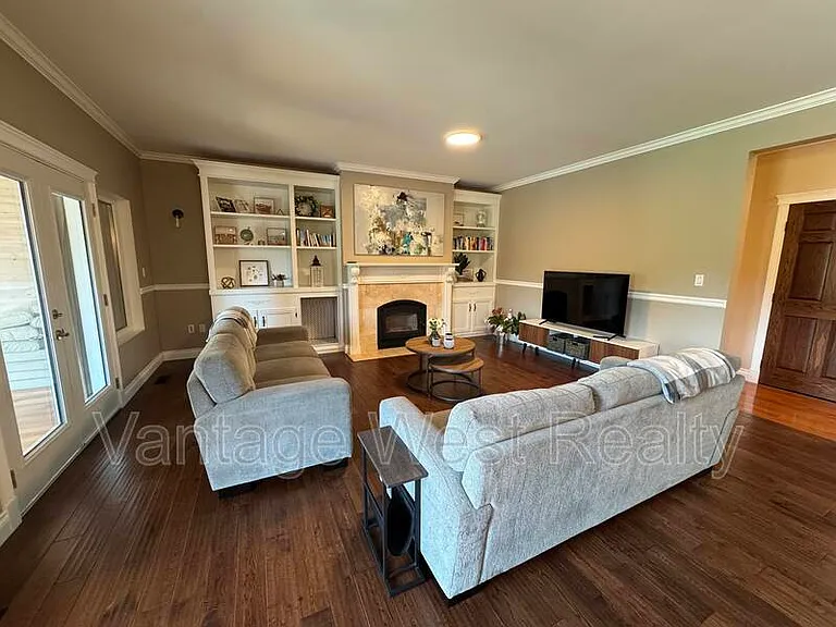 1556 Pritchard Dr — Photo 9