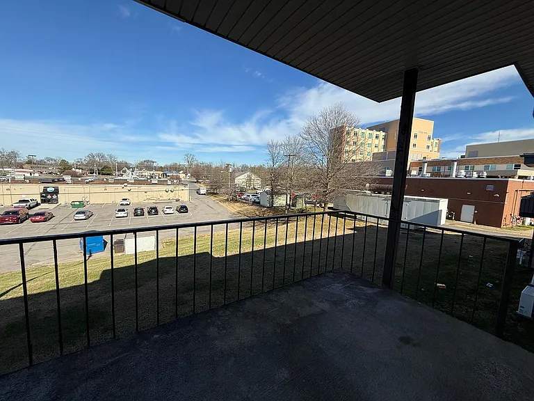Executive House Apartments — Photo 57