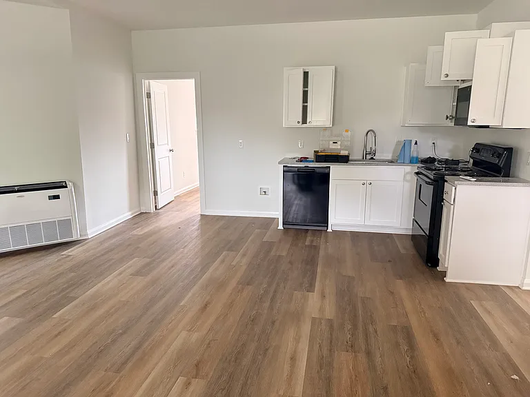 1025 E Hobson Ave #A — Photo 1