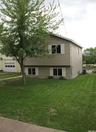 2nd image of 717 2nd Ave N