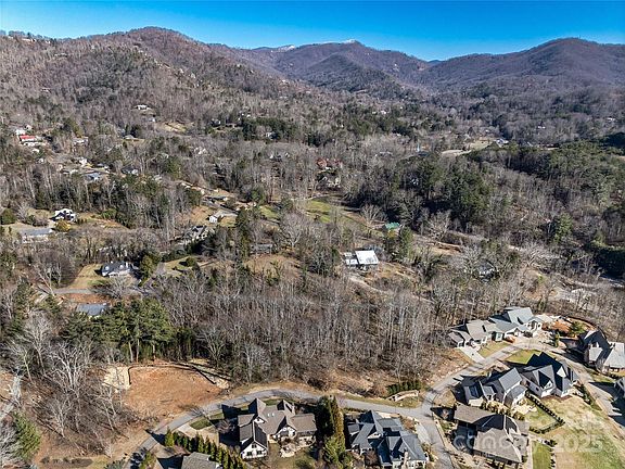 2nd image of 7 Kiftsgate Ct #15