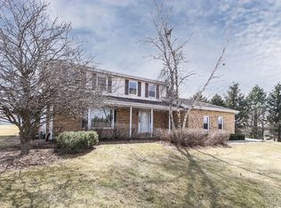 16N895 Prairie Farm Dr, Hampshire, IL 60140