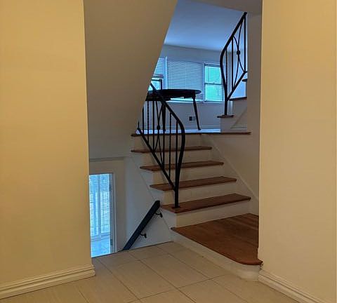 2nd image of 1522 Parsons Blvd Floor 1