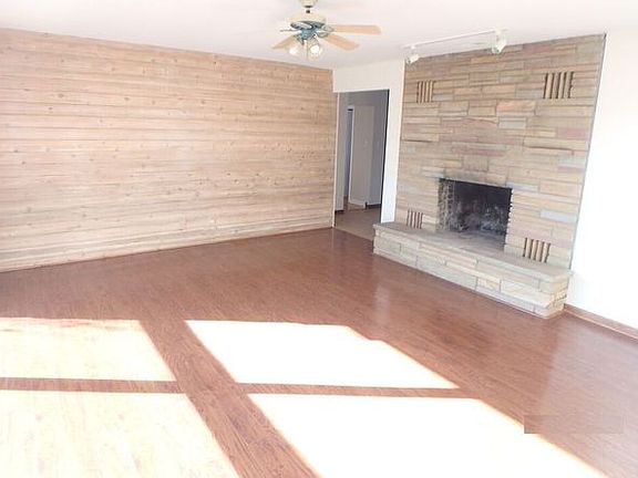 2nd image of 17240 Central Ave