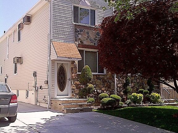 2nd image of 469 Adams Ave