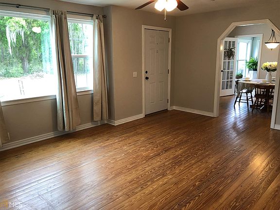 3rd image of 77 Cypress St