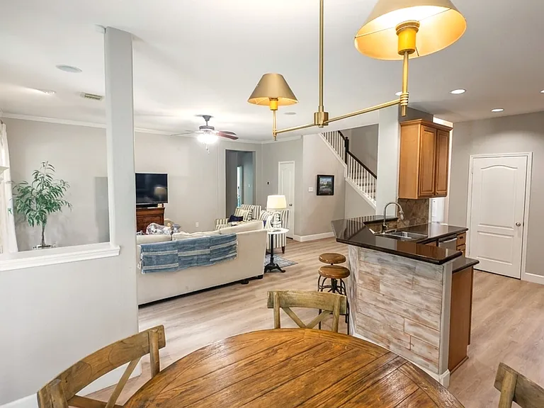 Open kitchen and family room _ the heart of the home