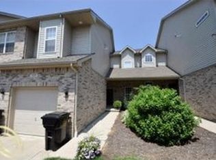 5899 High Point Ct, Brighton, MI 48116