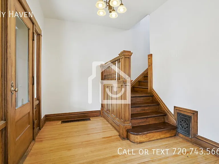 2915 E 14th Ave — Photo 3