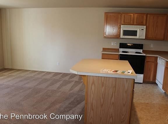 3rd image of 2545 NW Cedar Ave