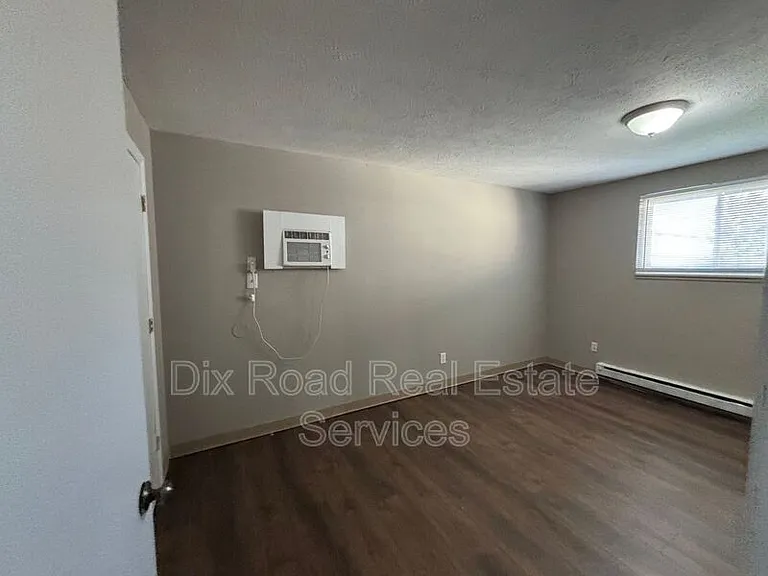 735 Trumbull St #6 — Photo 8