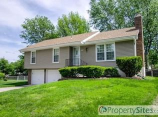 1113 SE 2nd Ct, Lees Summit, MO 64063
