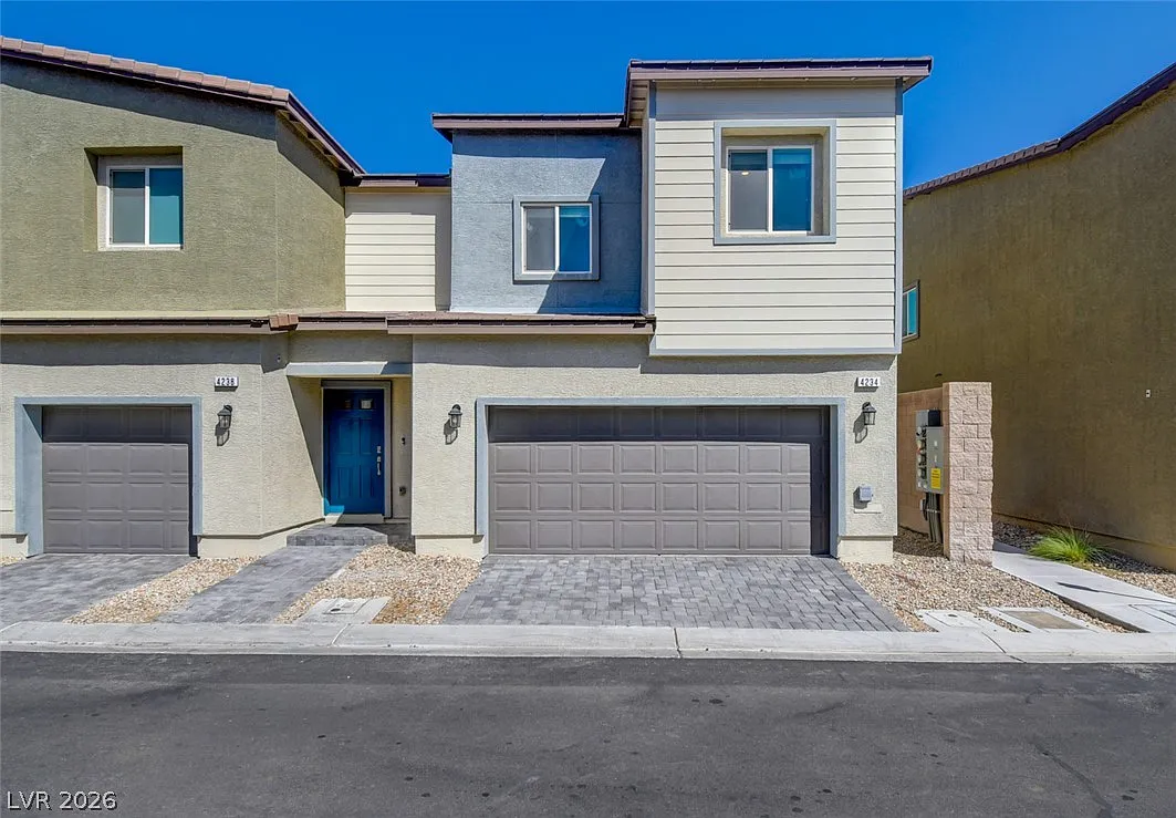 3 bed, 2.0 bath, 1404 sqft, $2,049 — Photo 1