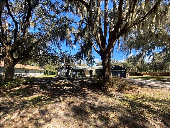 2nd image of 1627 Regal Oak Dr