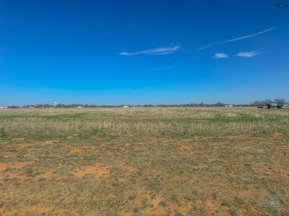 2513 Center Dr, Vernon, TX 76384