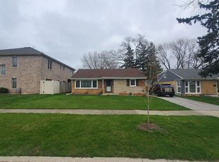 9041 Oconto Ave, Morton Grove, IL