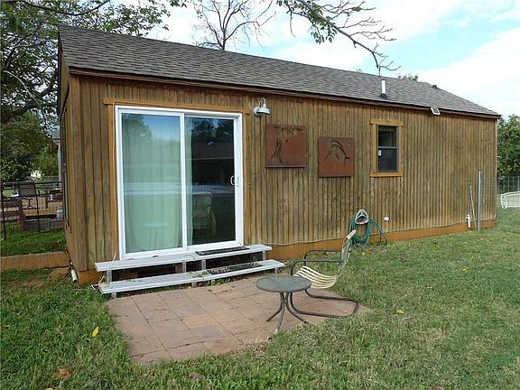 3rd image of 4321 Basswood Ct