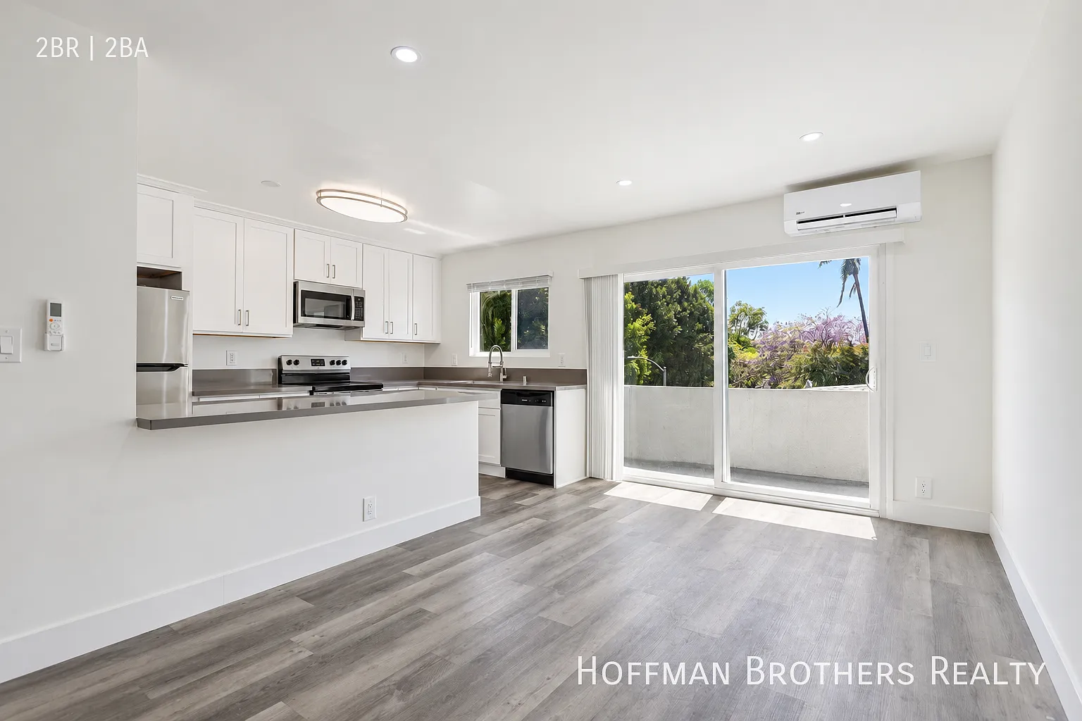 Top-Floor 2-Bedroom With In-Unit Laundry, Ac & Balcony!! — Photo 1