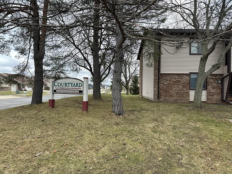 242 E North St #248-C — Photo 9