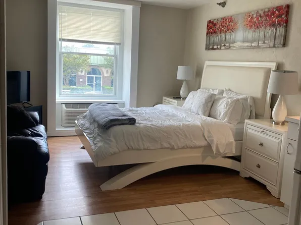 224 E Garden St, Pensacola, FL