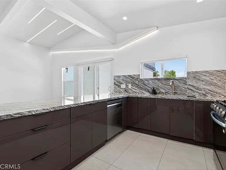 10806 Paso Robles Ave — Photo 13