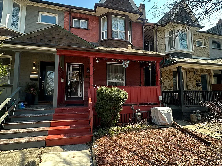 145 Gladstone Ave — Photo 1