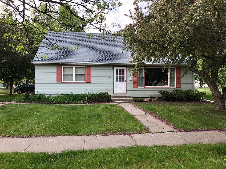 1st image of 502 3rd Ave E