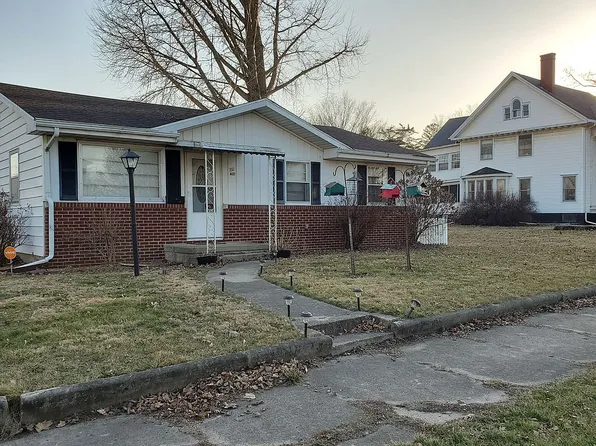 401 W Harrison St, Sullivan, IL 61951