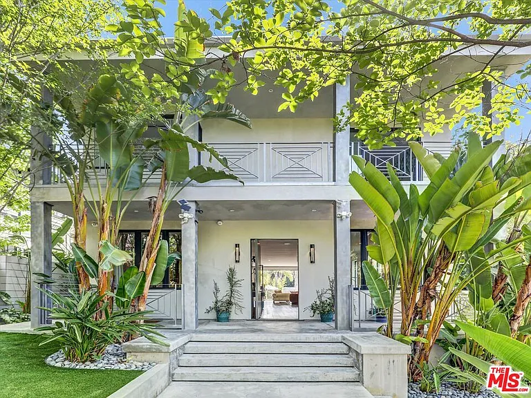 1724 N Sierra Bonita Ave — Photo 2
