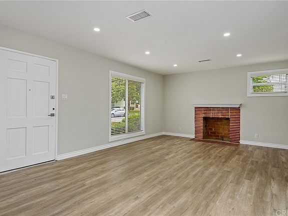 4th image of 1416 N Screenland Dr