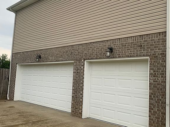 2nd image of 3192 Twelve Oaks Blvd