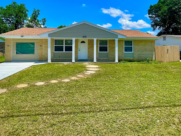 4210 Coldsprings Dr — Photo 2