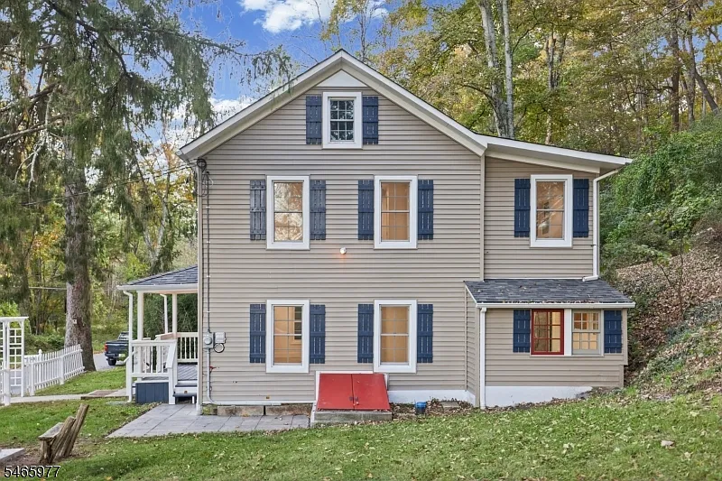 3 bed, 2.0 bath, $3,100 — Photo 4