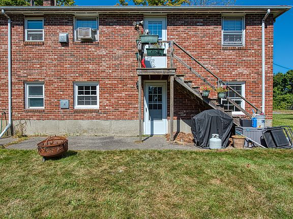 4th image of 1A Hemlock Dr #3