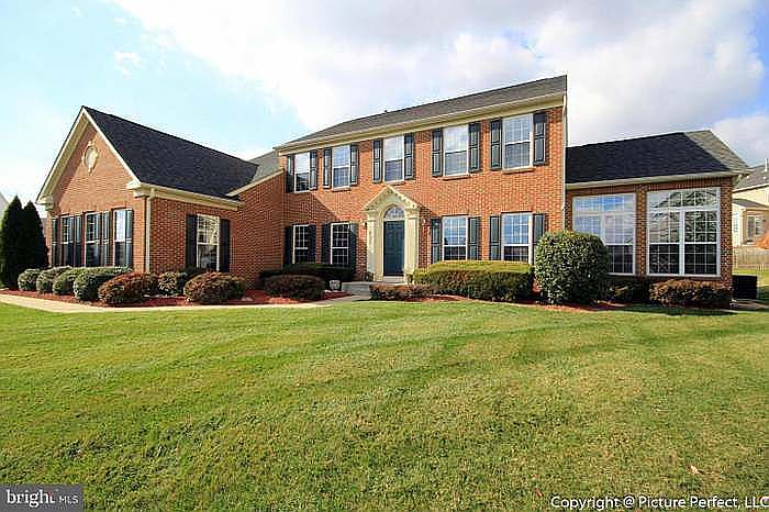 2nd image of 431 Ramblewood Ct